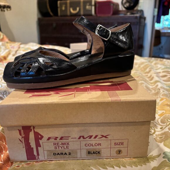 Remix Vintage Shoes Dara 2 Black Size 7 (New in box) - Picture 4 of 6